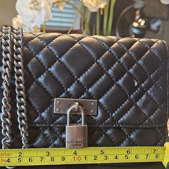 Kurt Geiger Black Quilted Chain Bag With Flaws - Picture 6 of 8